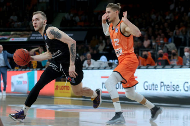 更展示了国 更展示了国